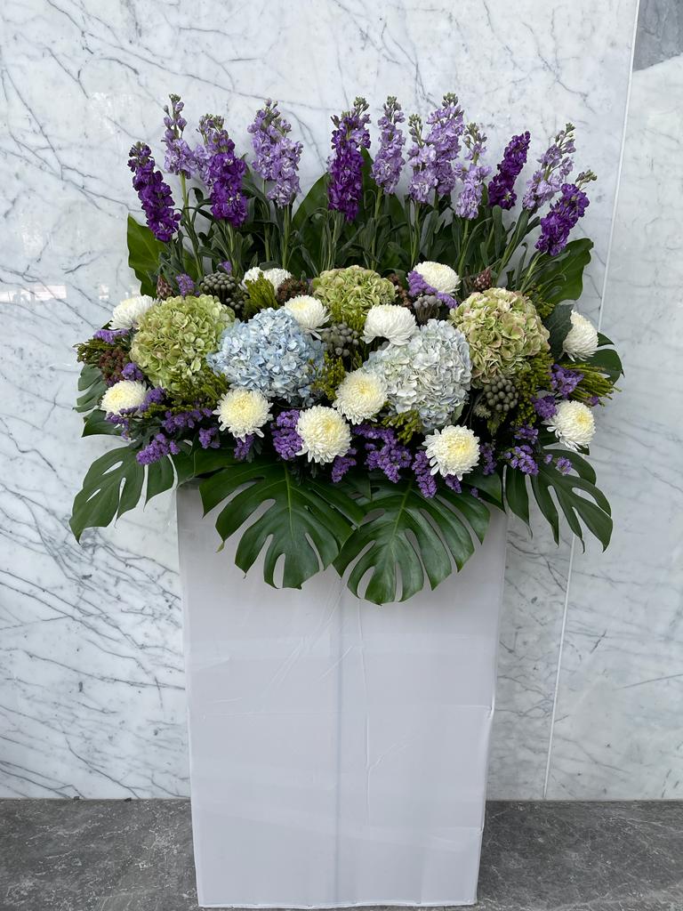 Wintergreen Flower PLT | FLOWER ARRANGEMENT - Sympathy Stands