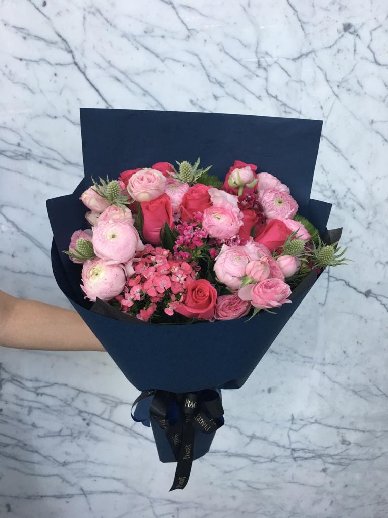 Wintergreen Flower PLT | FLOWER ARRANGEMENT - Hand Bouquet