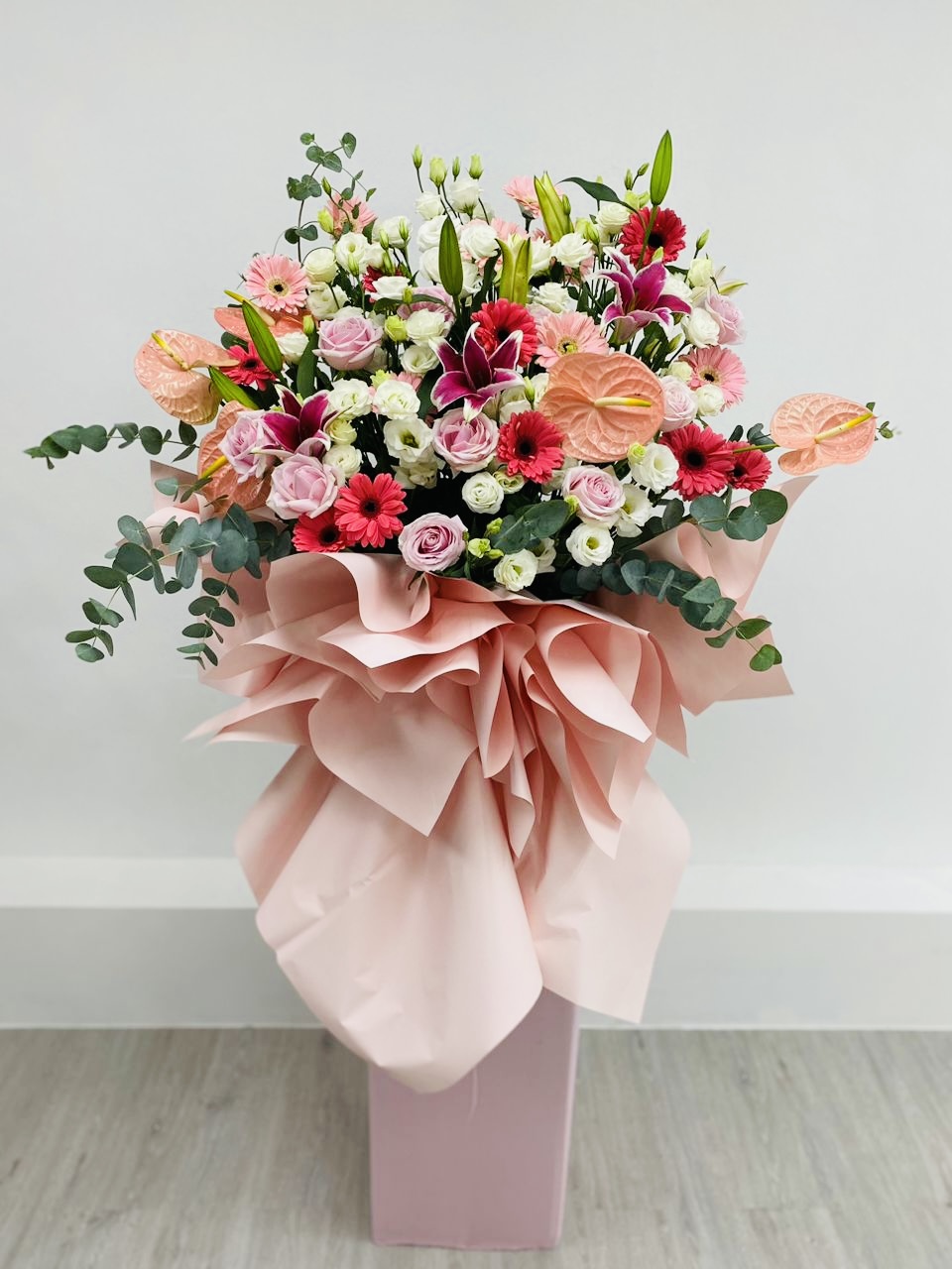 Wintergreen Flower PLT | FLOWER ARRANGEMENT - Congratulations Stand